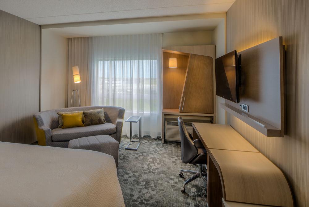 คอร์ตยาร์ด บาย แมริออท วินนิเปกแอร์พอร์ต Hotel วินนิเพก ภายนอก รูปภาพ